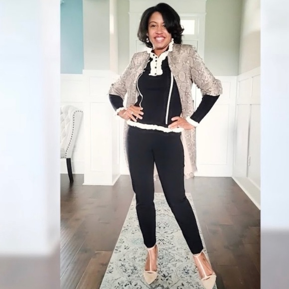 NWT | CAbi 4103 Adorn Pullover - Picture 2 of 6